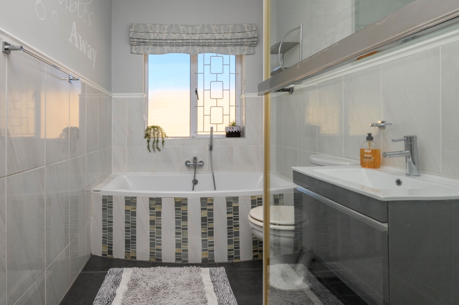To Let 3 Bedroom Property for Rent in Walmer Heights Eastern Cape